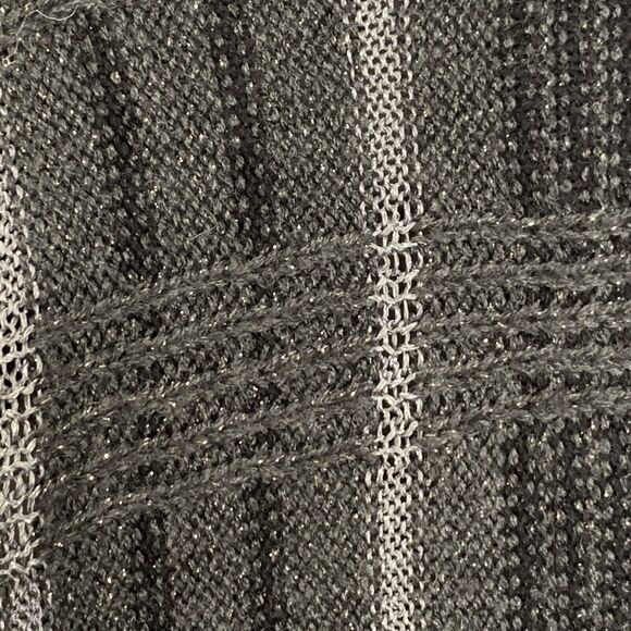 Simply Vera Wang Sweater Top Women Size XS Knit Front Silky Back Gray White - Picture 6 of 16